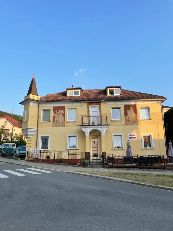 Penzion Jecminek Luhačovice Exterior foto